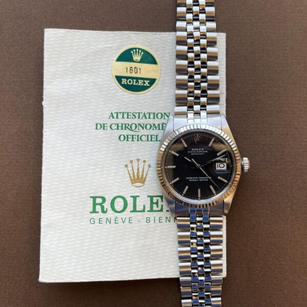 Rolex_Datejust_Ref_1601_from_1975_box_and_papers_matt_black_dial_chronoscope_collector_watches