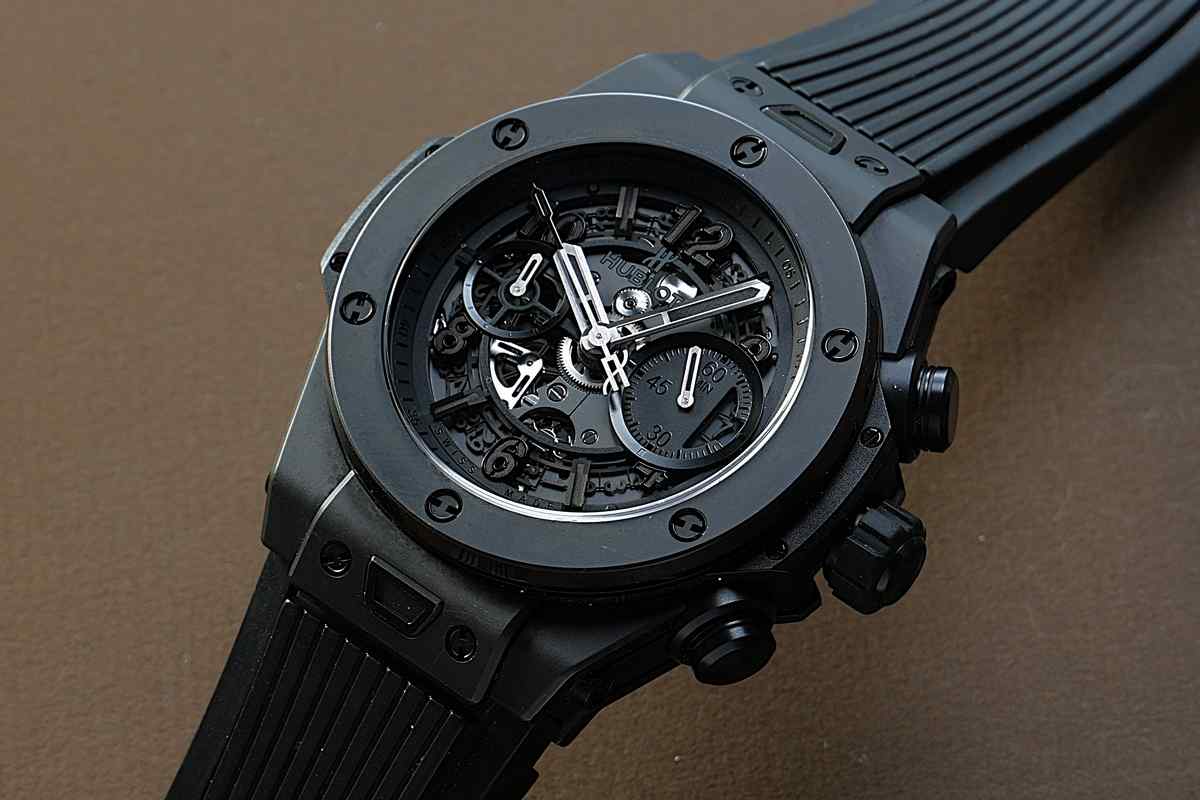 Hublot_Big_Bang_Unico_All_Black_chronoscope_collector_watches
