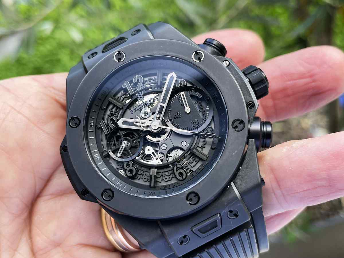 Hublot_Big_Bang_Unico_All_Black_chronoscope_collector_watches