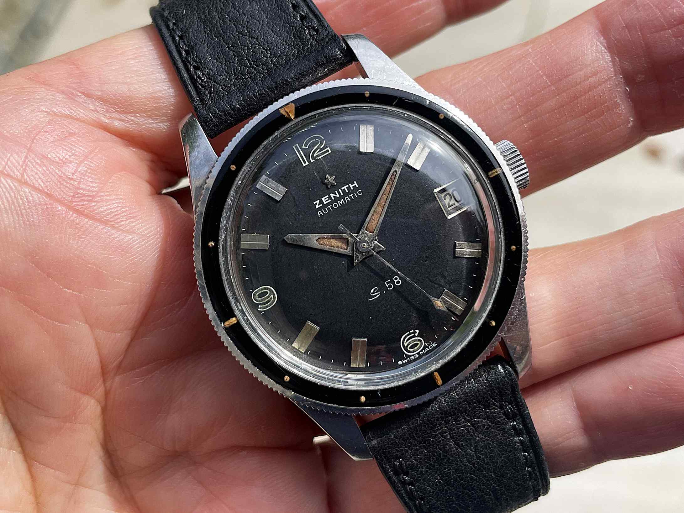 Zenith_S_58_MK_IVa_Vintage_Dive_Watch_Bakelite_Bezel_chronoscope_collector_watches_