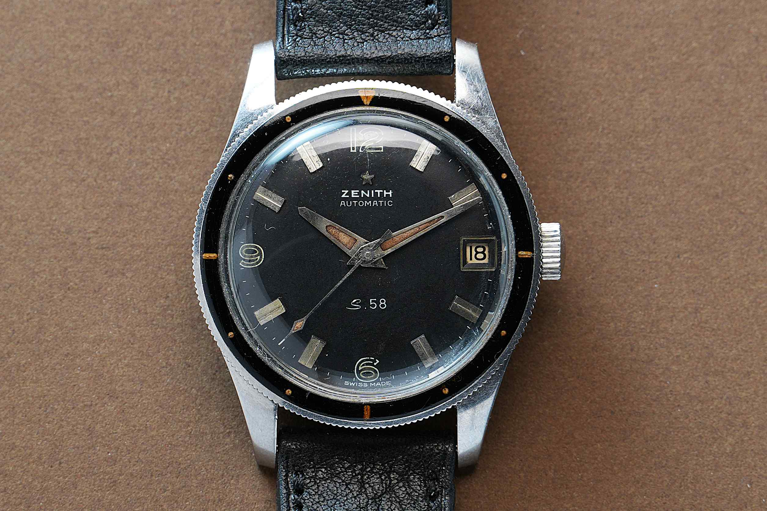 Zenith_S_58_MK_IVa_Vintage_Dive_Watch_Bakelite_Bezel_chronoscope_collector_watches