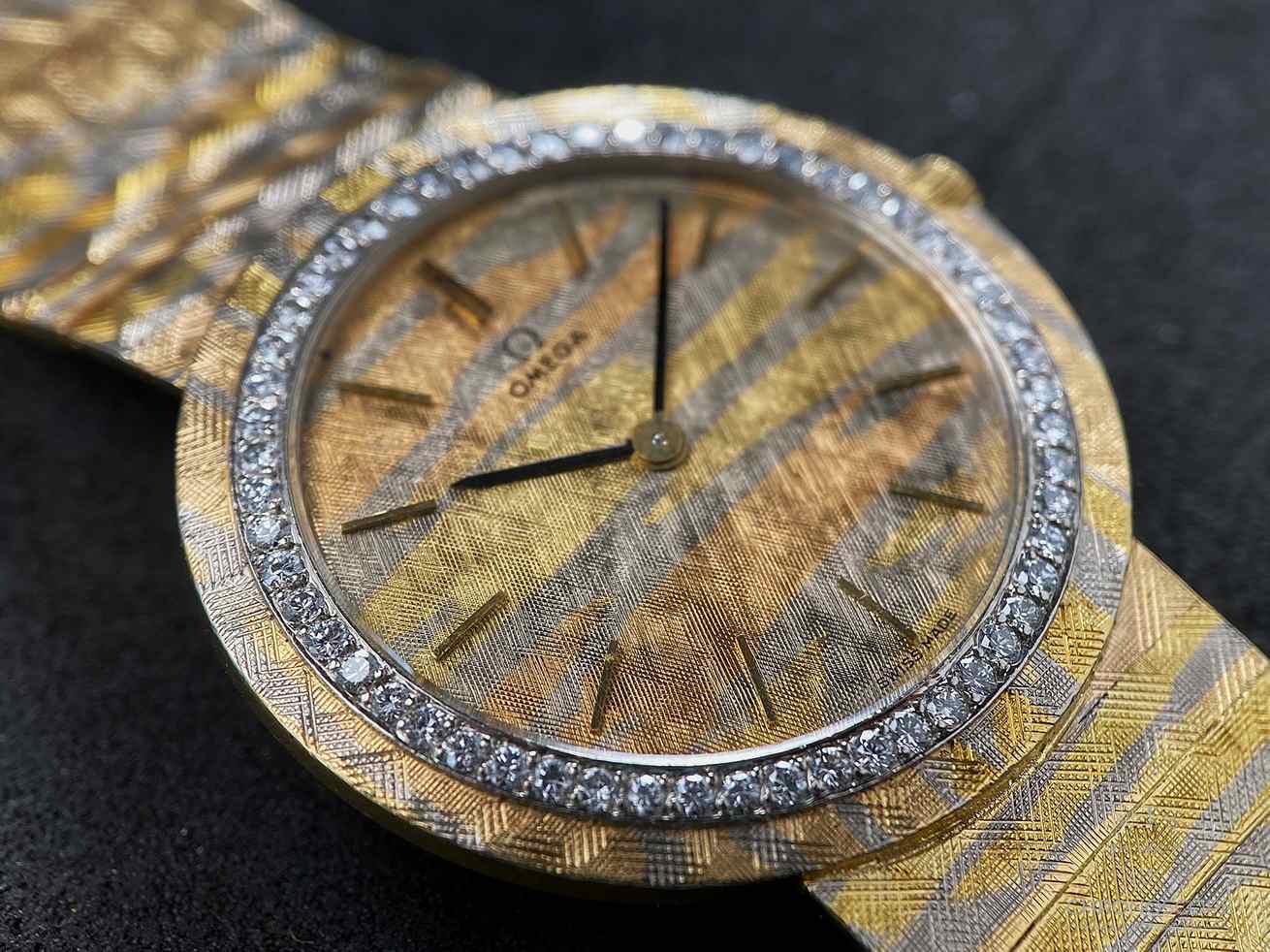 Omega Vintage “Trigold” Ultra Silm In 18k Yellow Gold, serviced - Image 13