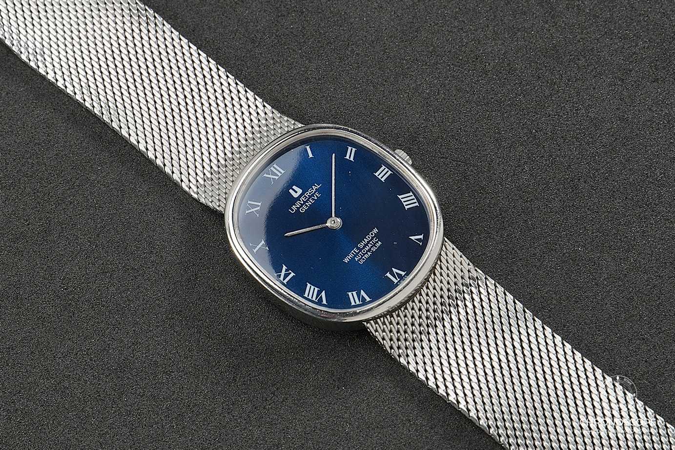 Universal Geneve White Shadow Ellipse, Microrotor - Image 4