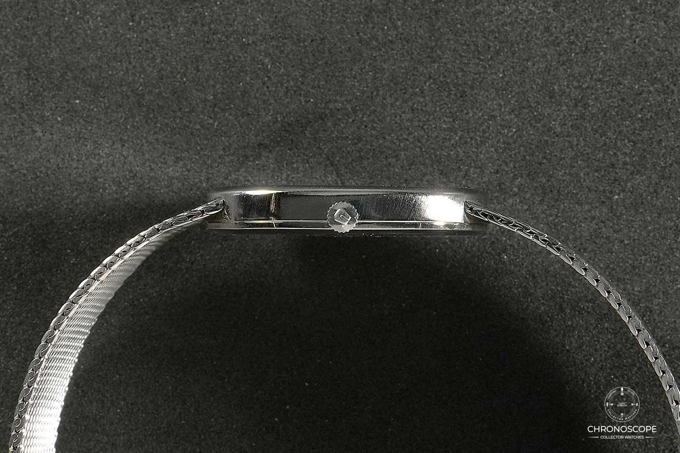 Universal Geneve White Shadow Ellipse, Microrotor Cal. 2-66, mint blue dial - Image 14