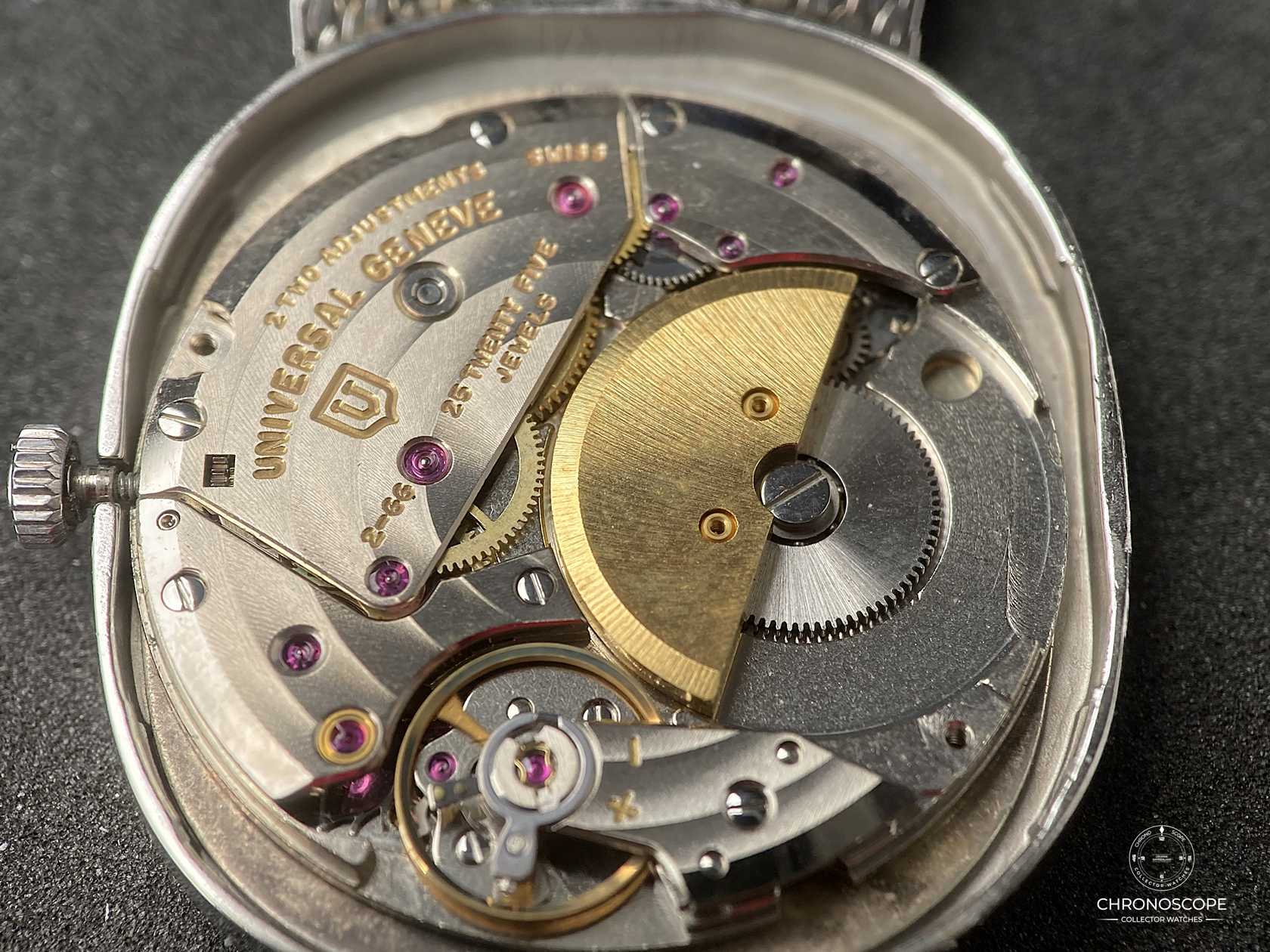 Universal Geneve White Shadow Ellipse, Microrotor Cal. 2-66, mint blue dial - Image 11