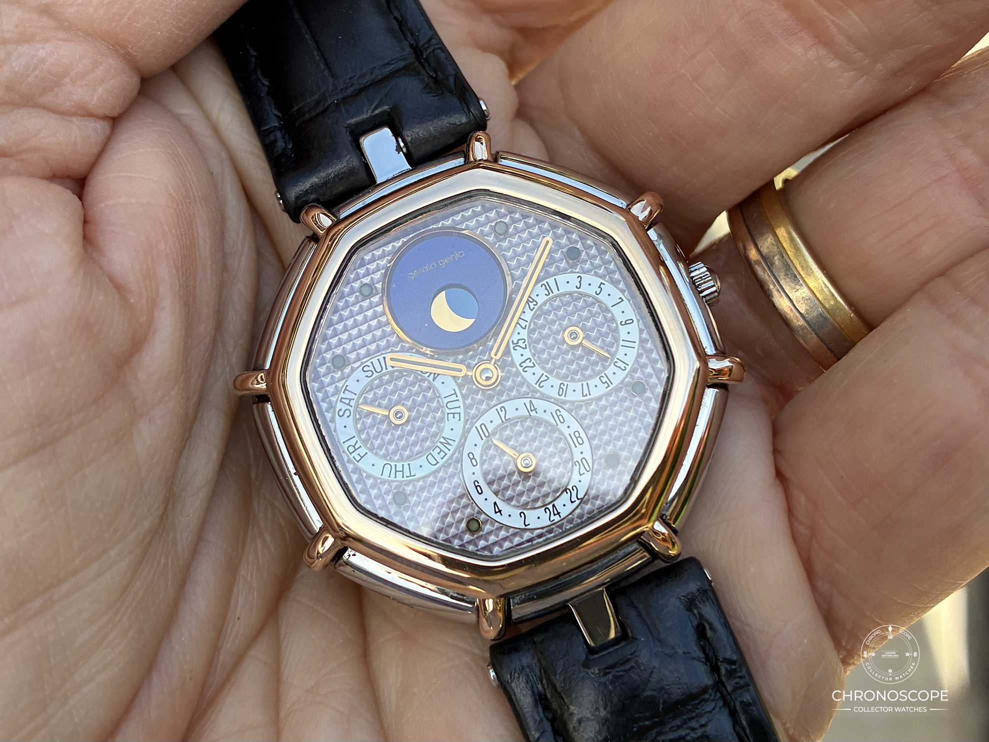 Gerald Genta Octo Calendar Reference G.2983.7 guilloché mother of pearl dial - Image 13