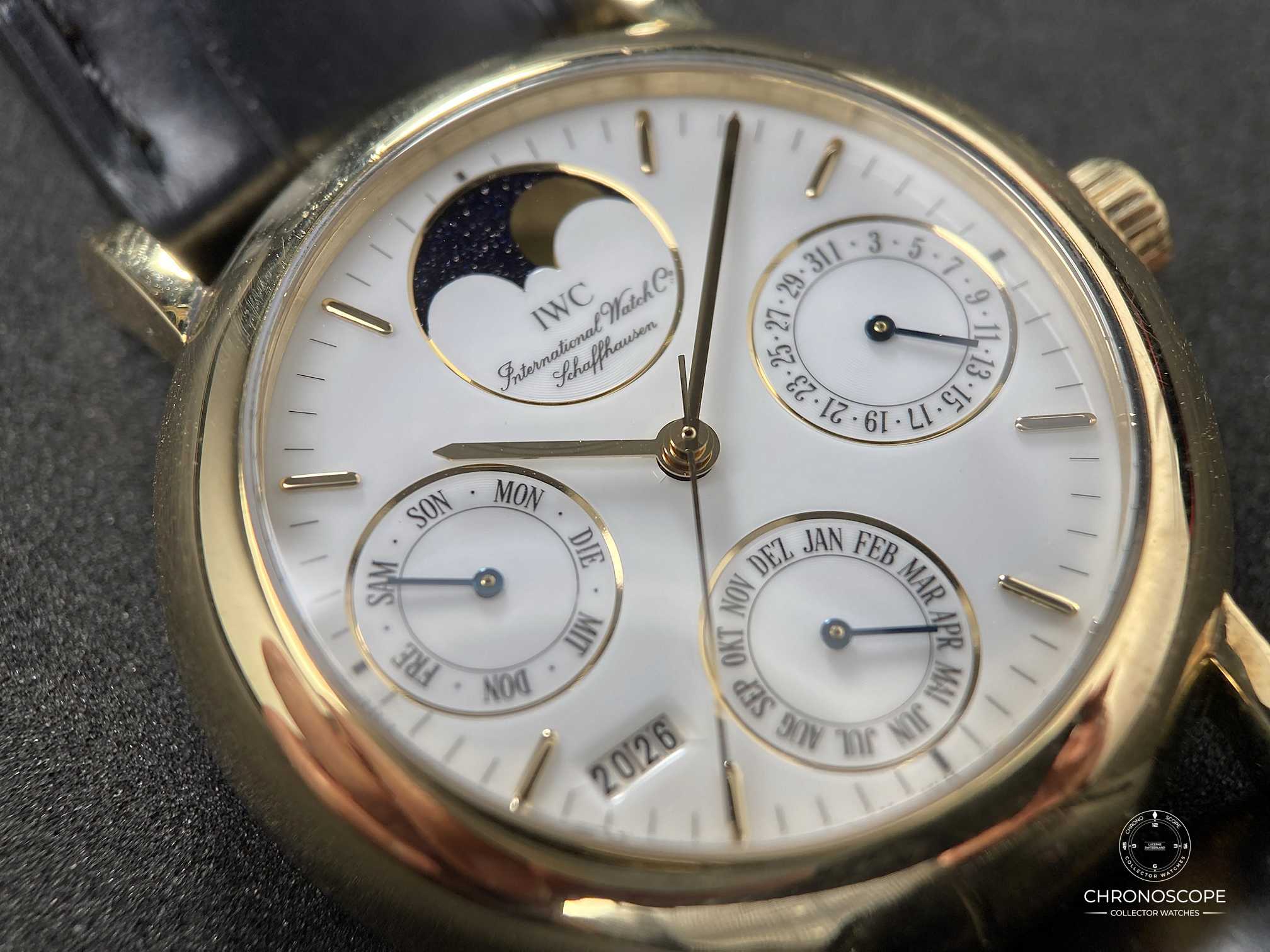 IWC Portofino Perpetual Calendar in 18k gold, enamel dial,  IWC Service, first owner watch - Image 5