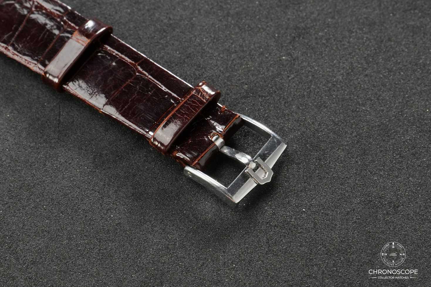 Universal Genève Polerouter Date Reference 204604-9 -  original box and buckle available - Image 13