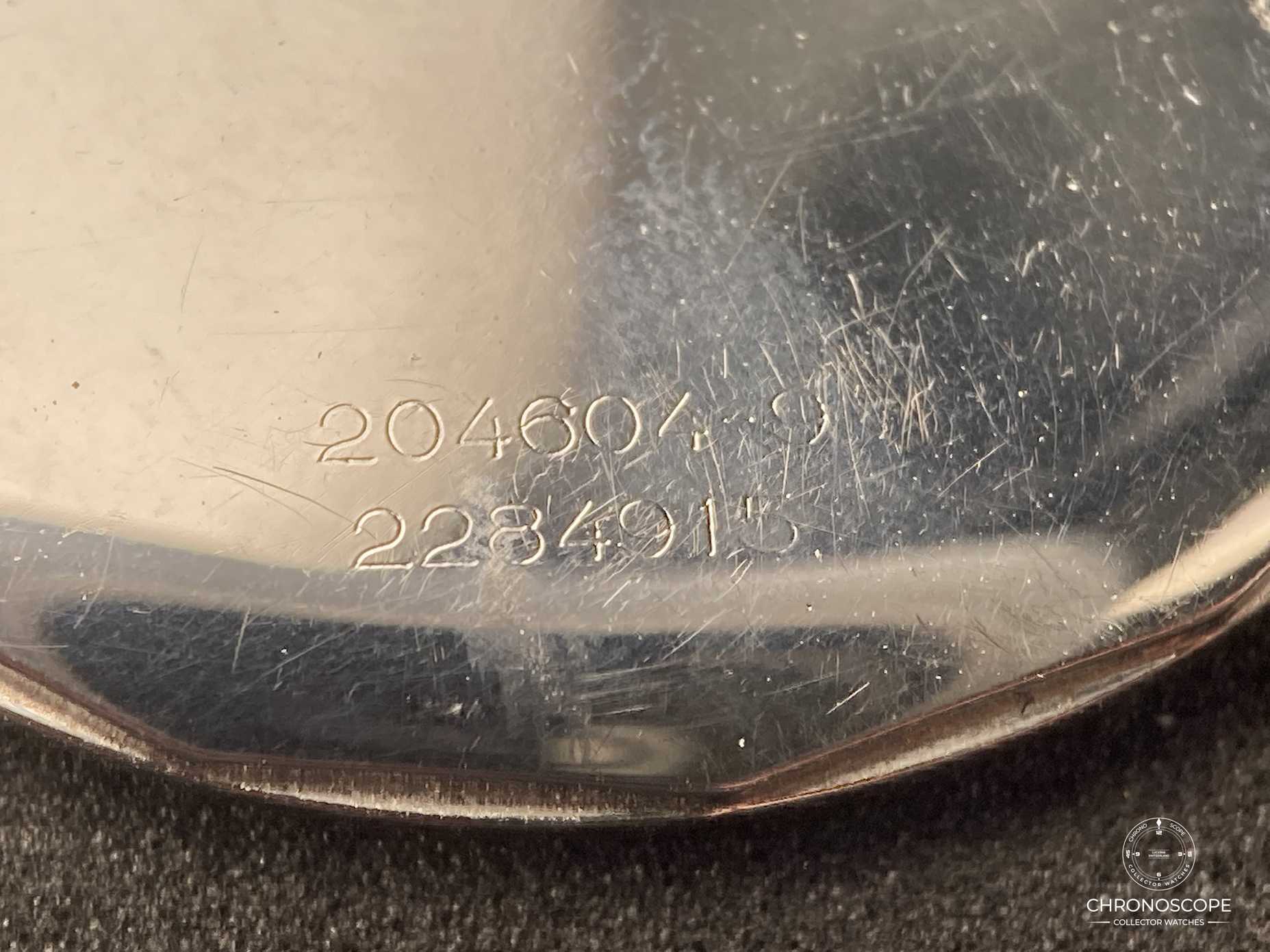 Universal Genève Polerouter Date Reference 204604-9 -  original box and buckle available - Image 9