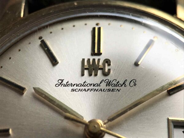 IWC_gold_809A_chronoscope_collector_watches